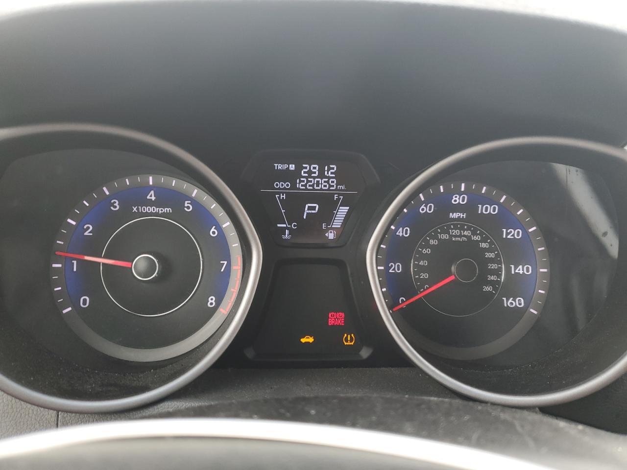 2013 Hyundai Elantra - Image 9