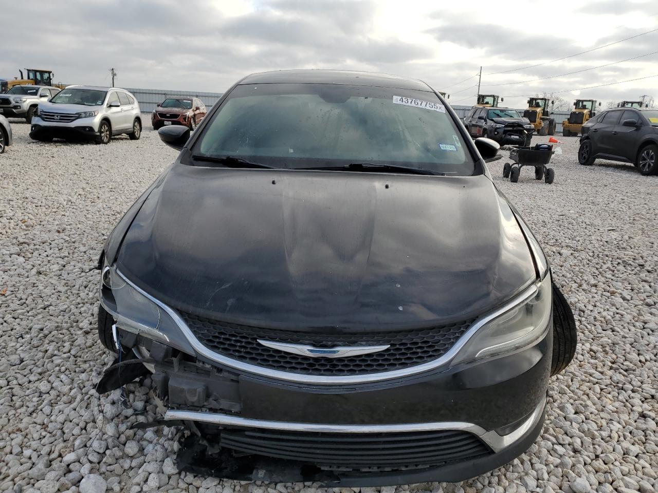 2016 Chrysler 200 - Image 5