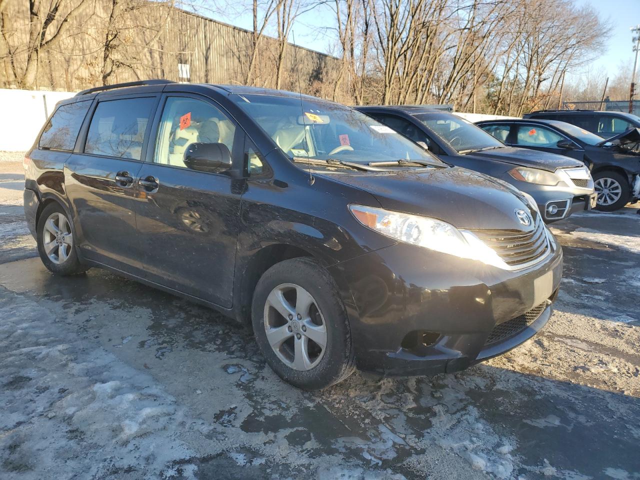 2012 Toyota Sienna - Image 4
