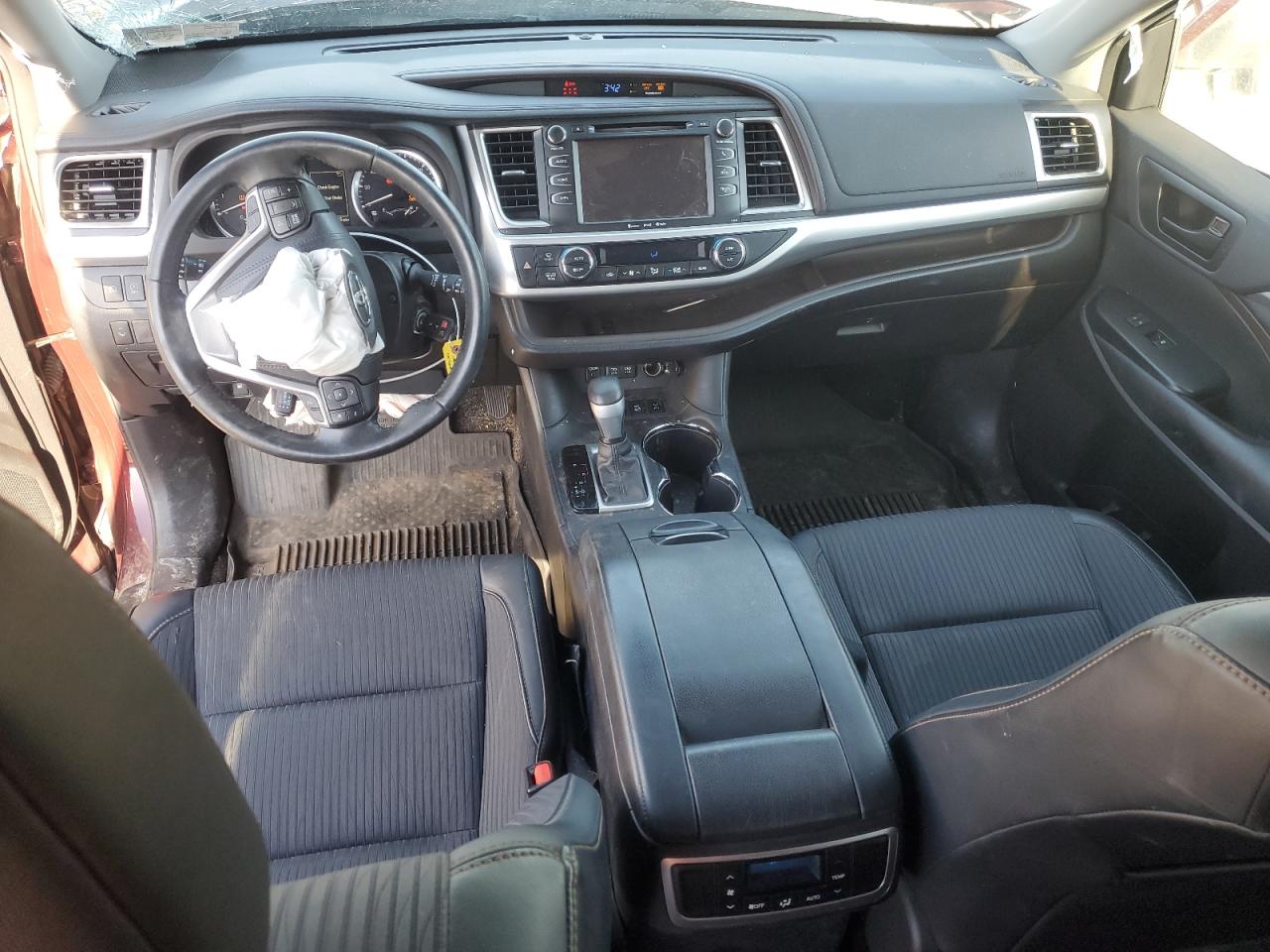 2017 Toyota Highlander - Image 8
