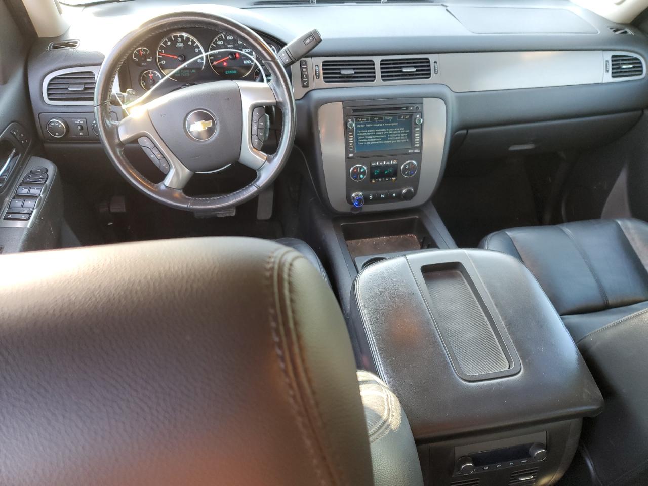 2010 Chevrolet Avalanche - Image 8
