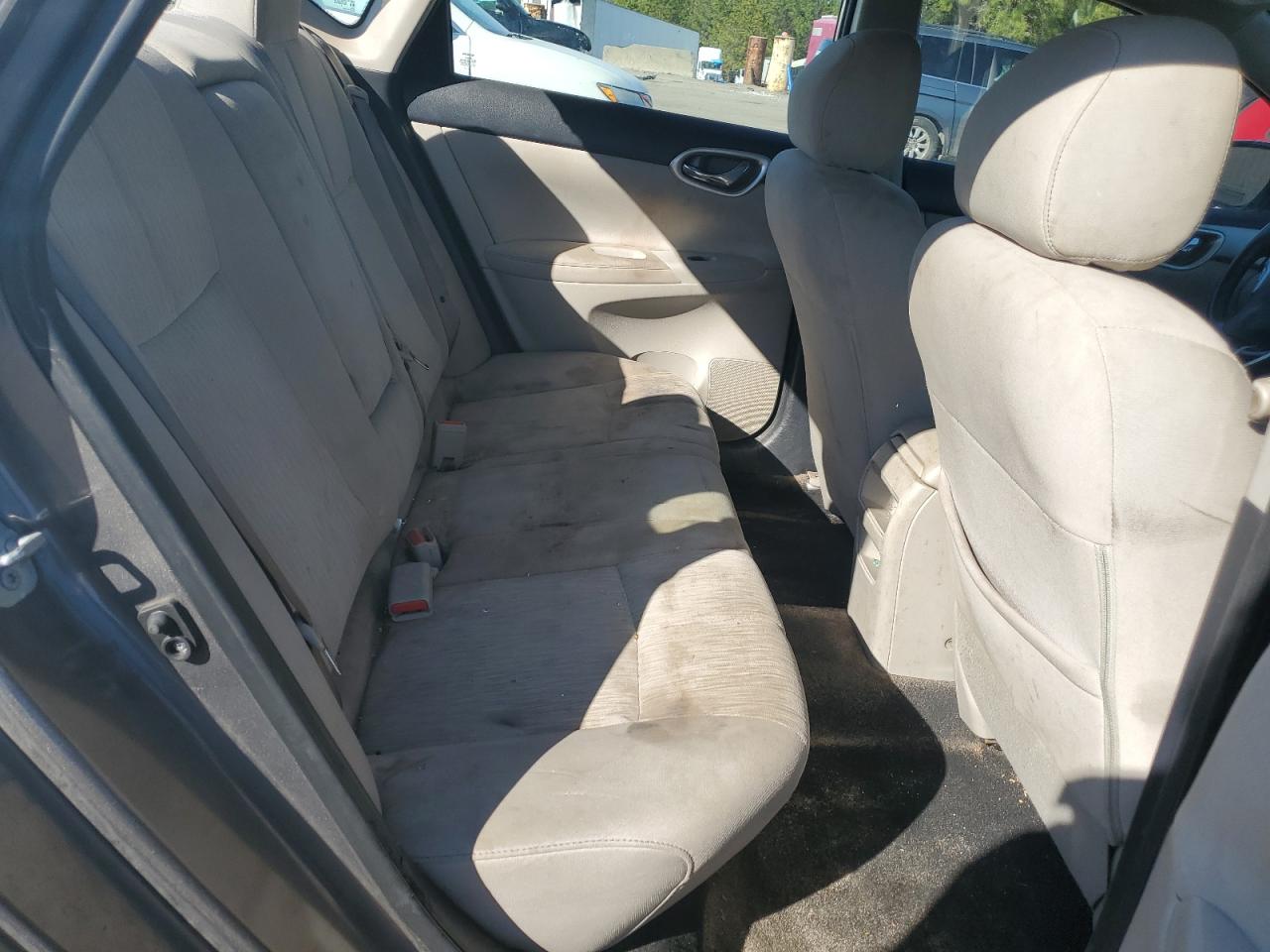 2015 Nissan Sentra - Image 10