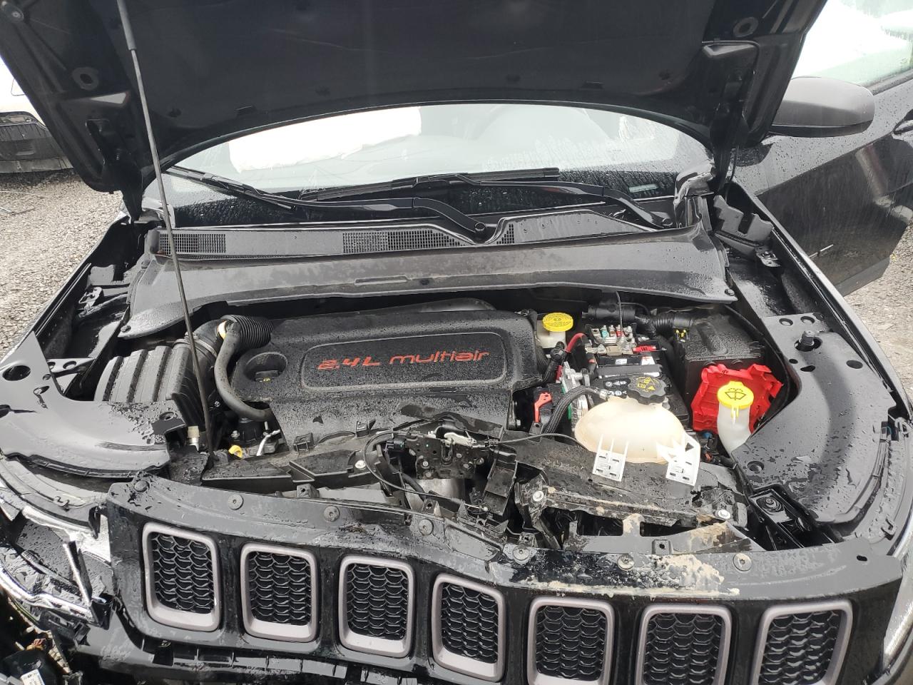 2021 Jeep Compass - Image 12
