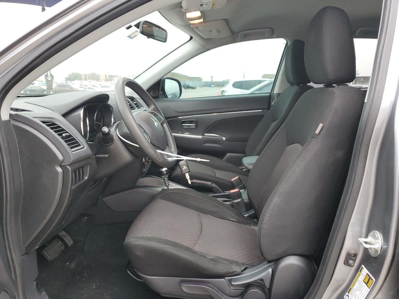 2019 Mitsubishi Outlander - Image 7