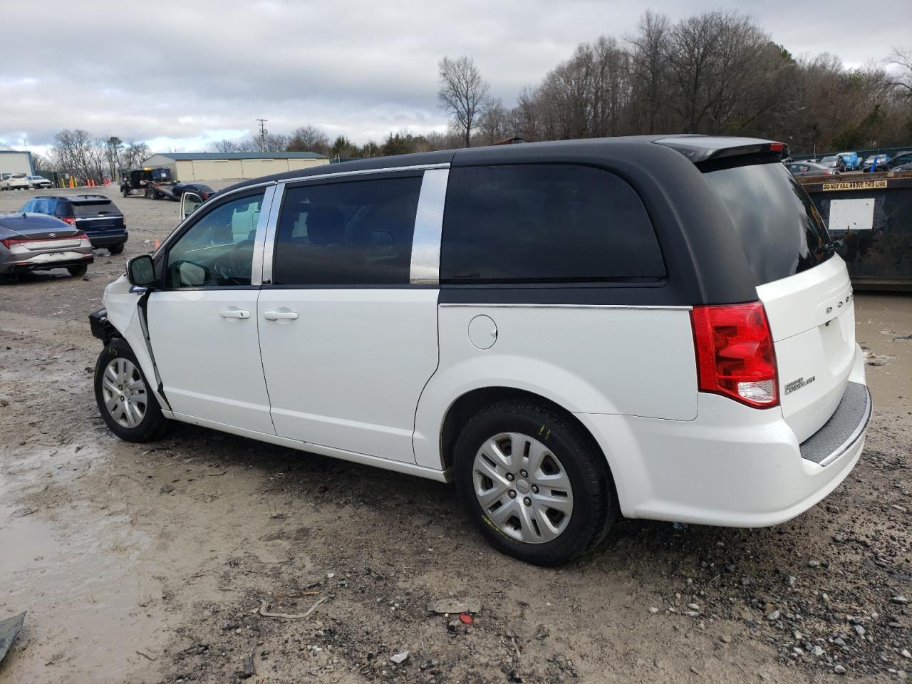 2018 Dodge Caravan - Image 2