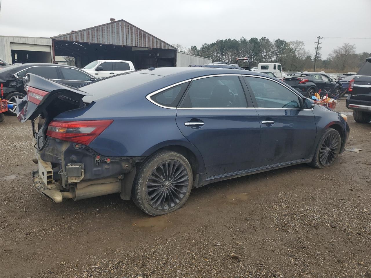 2016 Toyota Avalon - Image 3