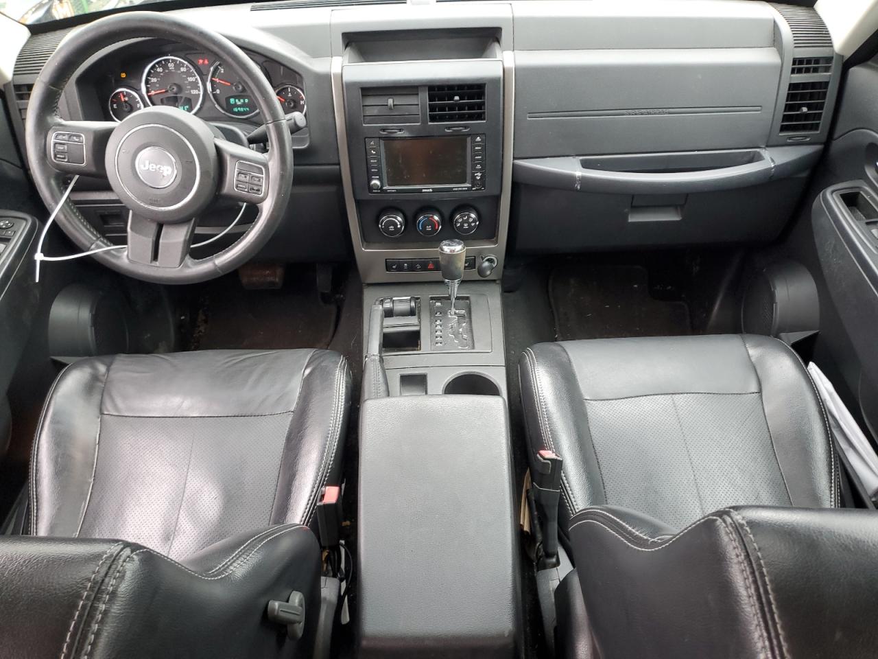 2012 Jeep Liberty (North America) - Image 8