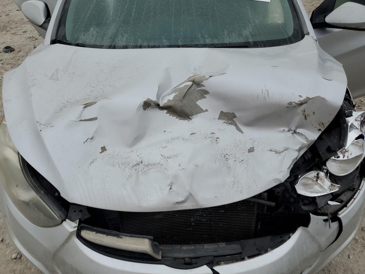 2012 Hyundai Elantra - Image 11