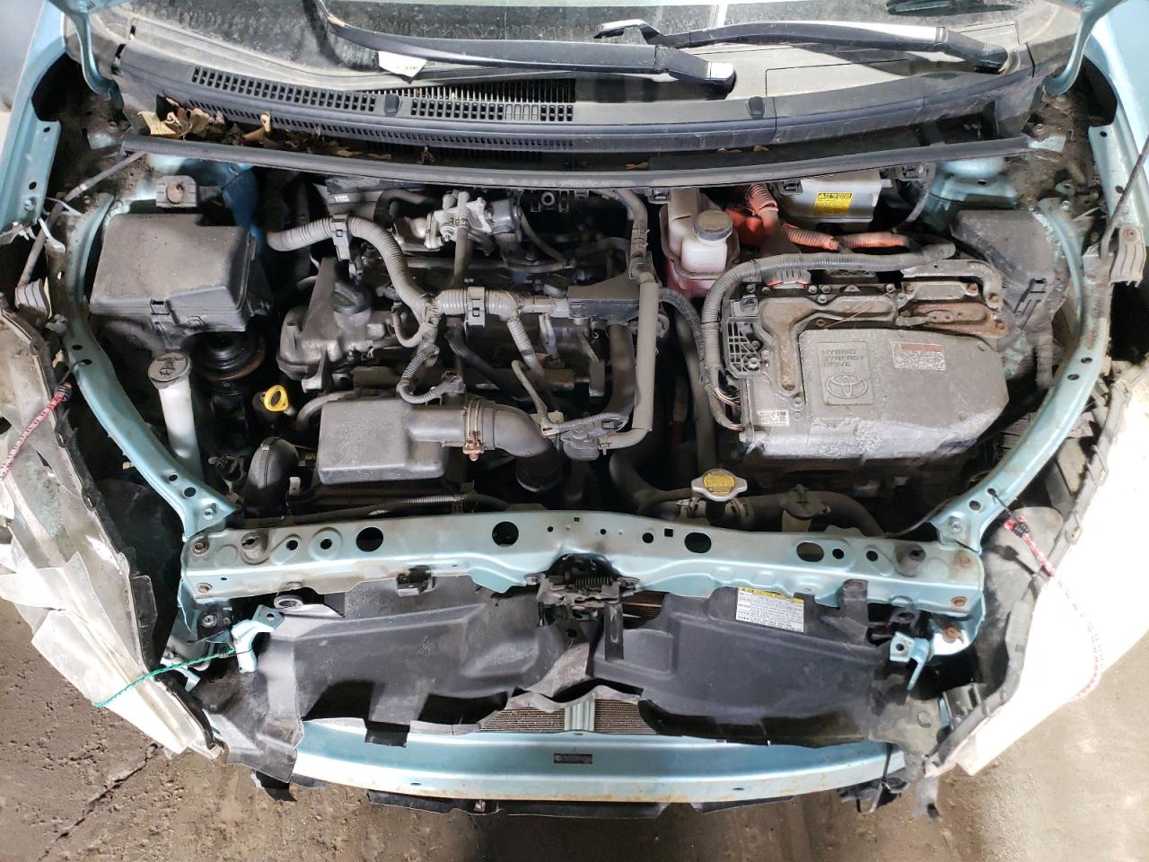 2012 Toyota Prius - Image 11