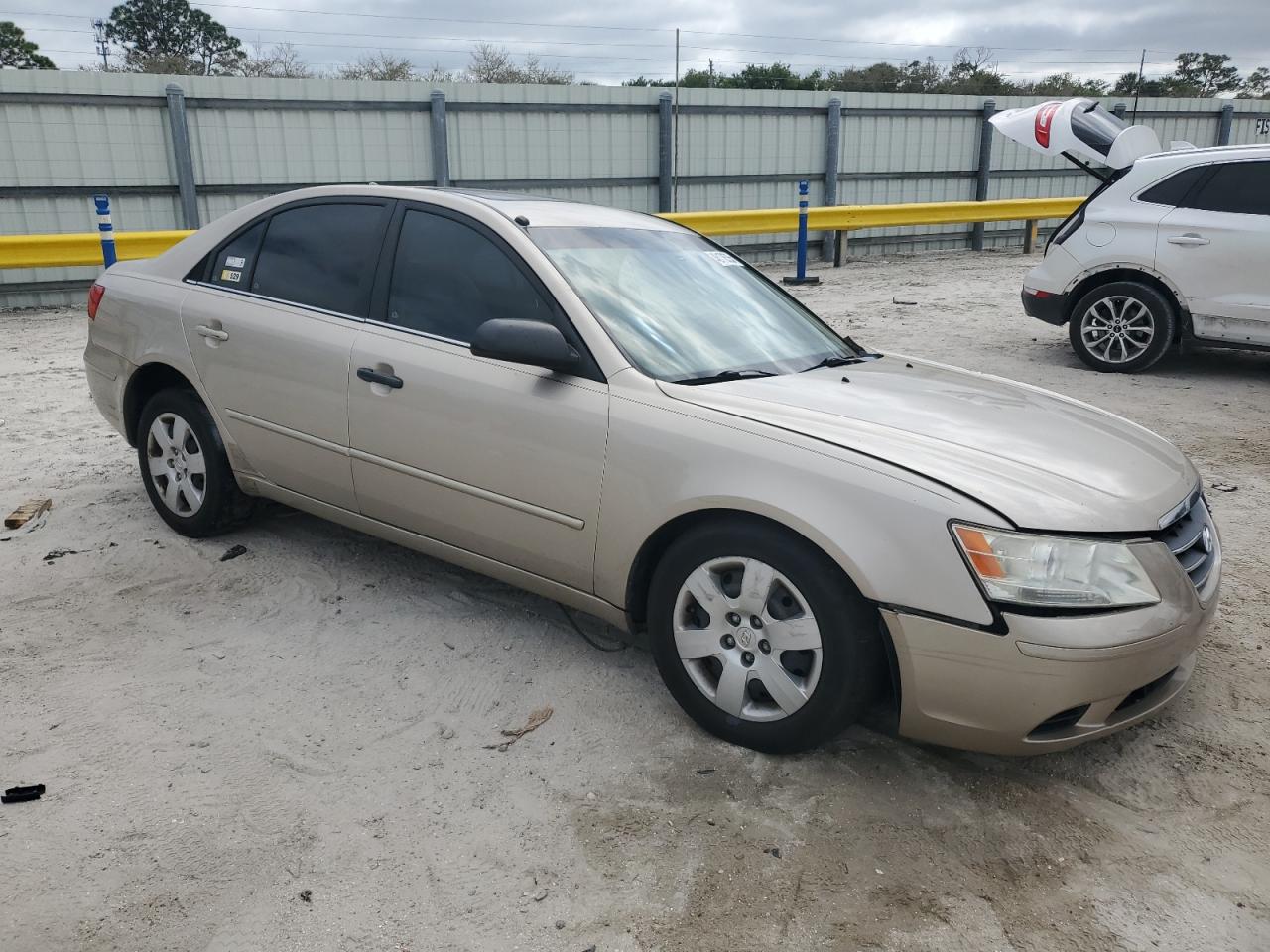 2009 Hyundai Sonata - Image 4