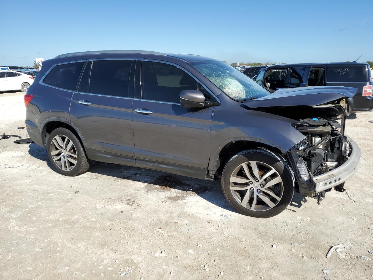 2017 Honda Pilot - Image 4