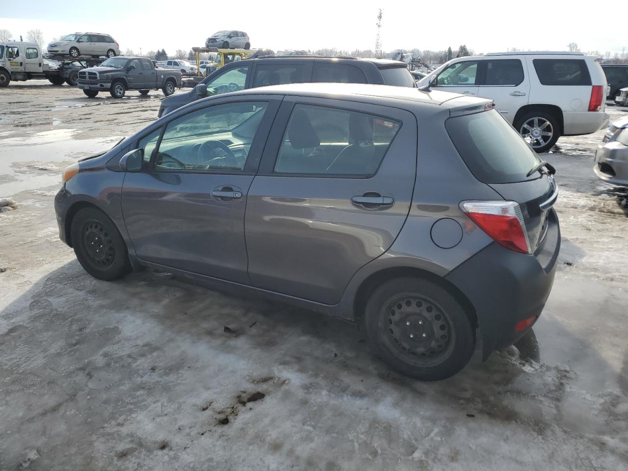 2012 Toyota Yaris - Image 2