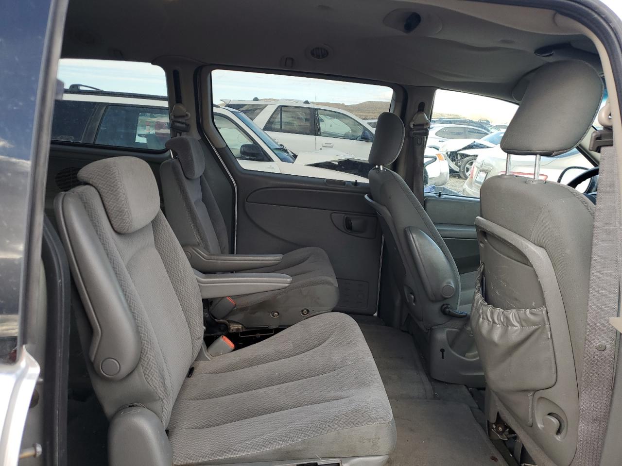 2006 Chrysler Town & Country - Image 11
