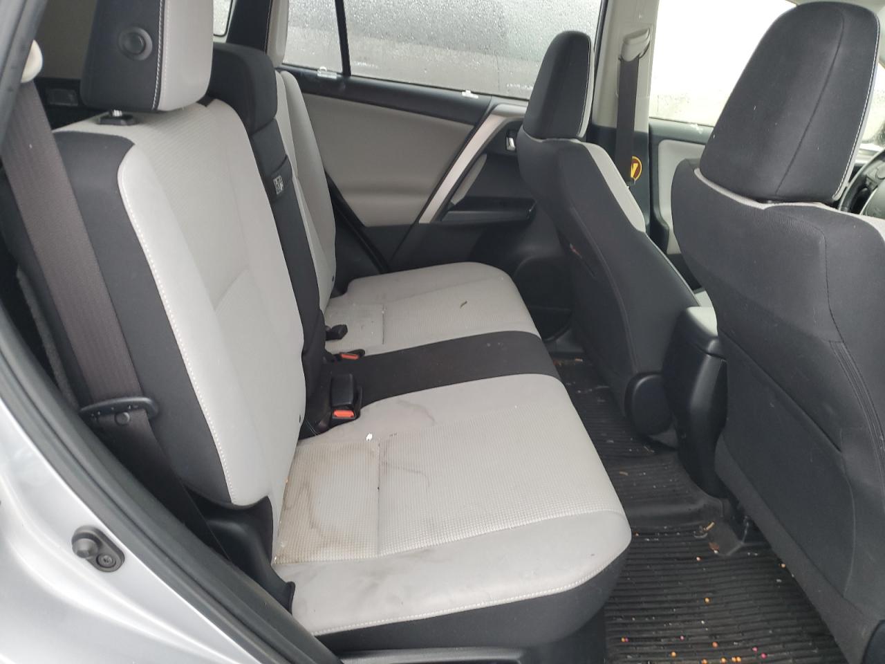 2017 Toyota RAV 4 - Image 11