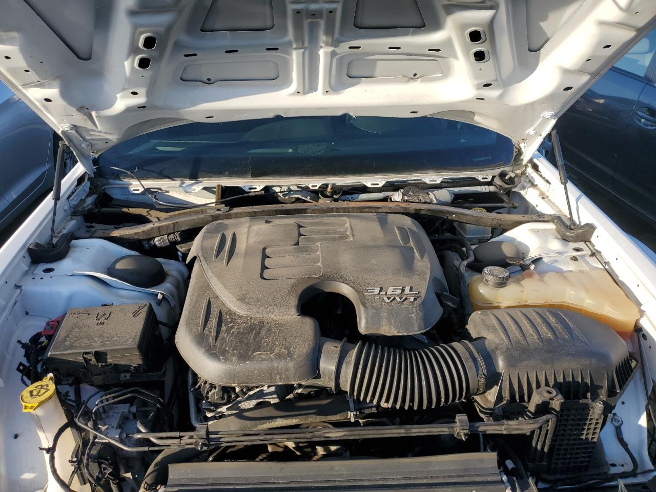 2018 Chrysler 300 - Image 11
