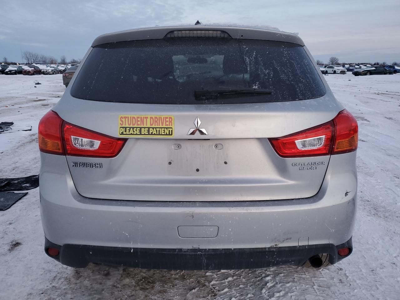 2015 Mitsubishi Outlander - Image 6