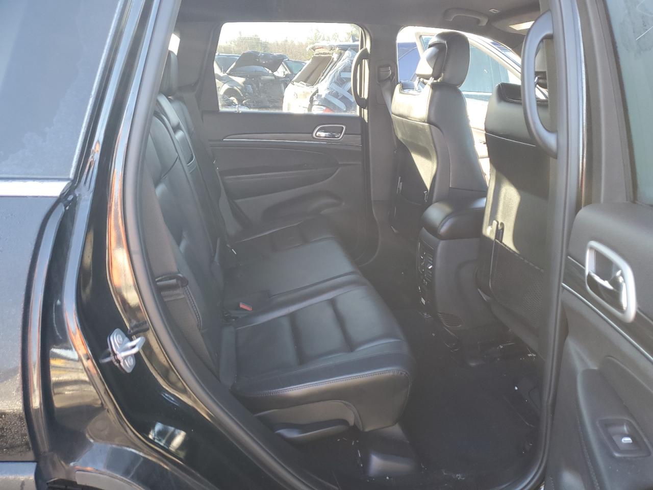 2019 Jeep Grand Cherokee - Image 11
