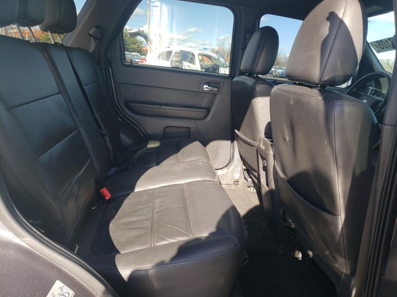 2010 Ford Escape - Image 11
