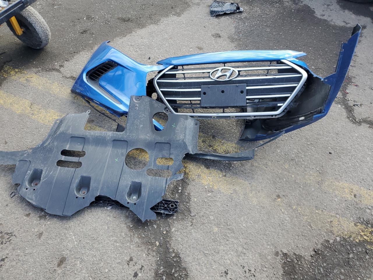 2017 Hyundai Elantra - Image 12