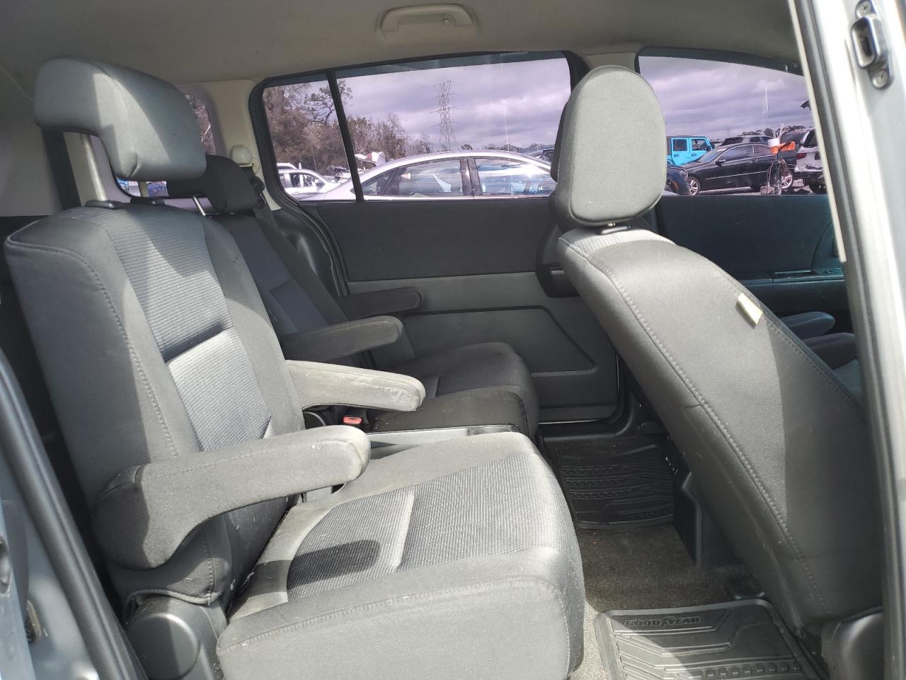 2010 Mazda 5 - Image 11