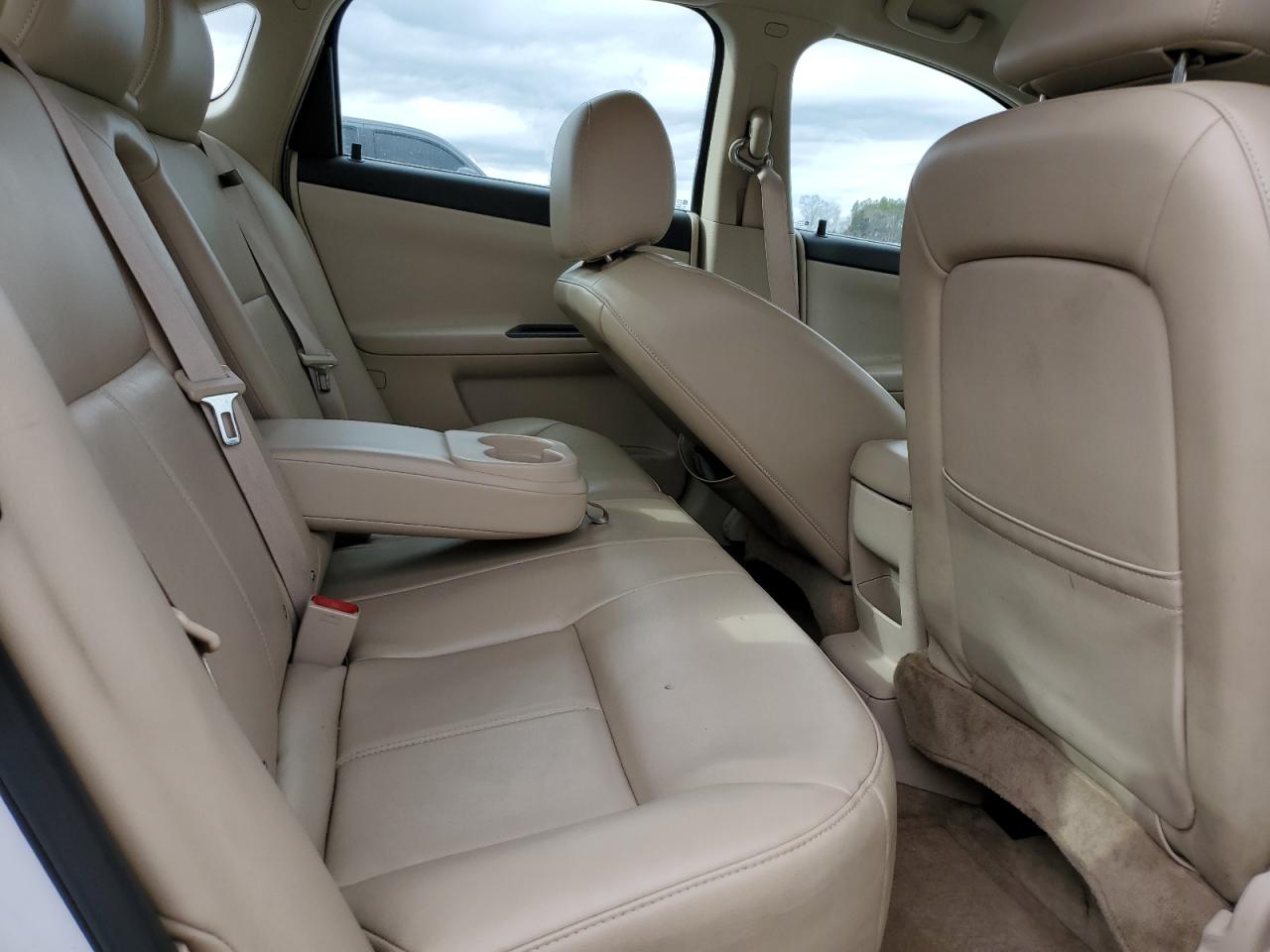 2011 Chevrolet Impala - Image 10