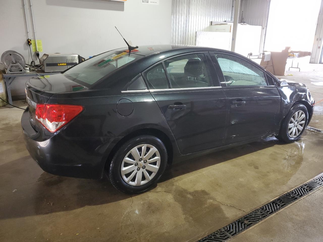 2011 Chevrolet Cruze - Image 3