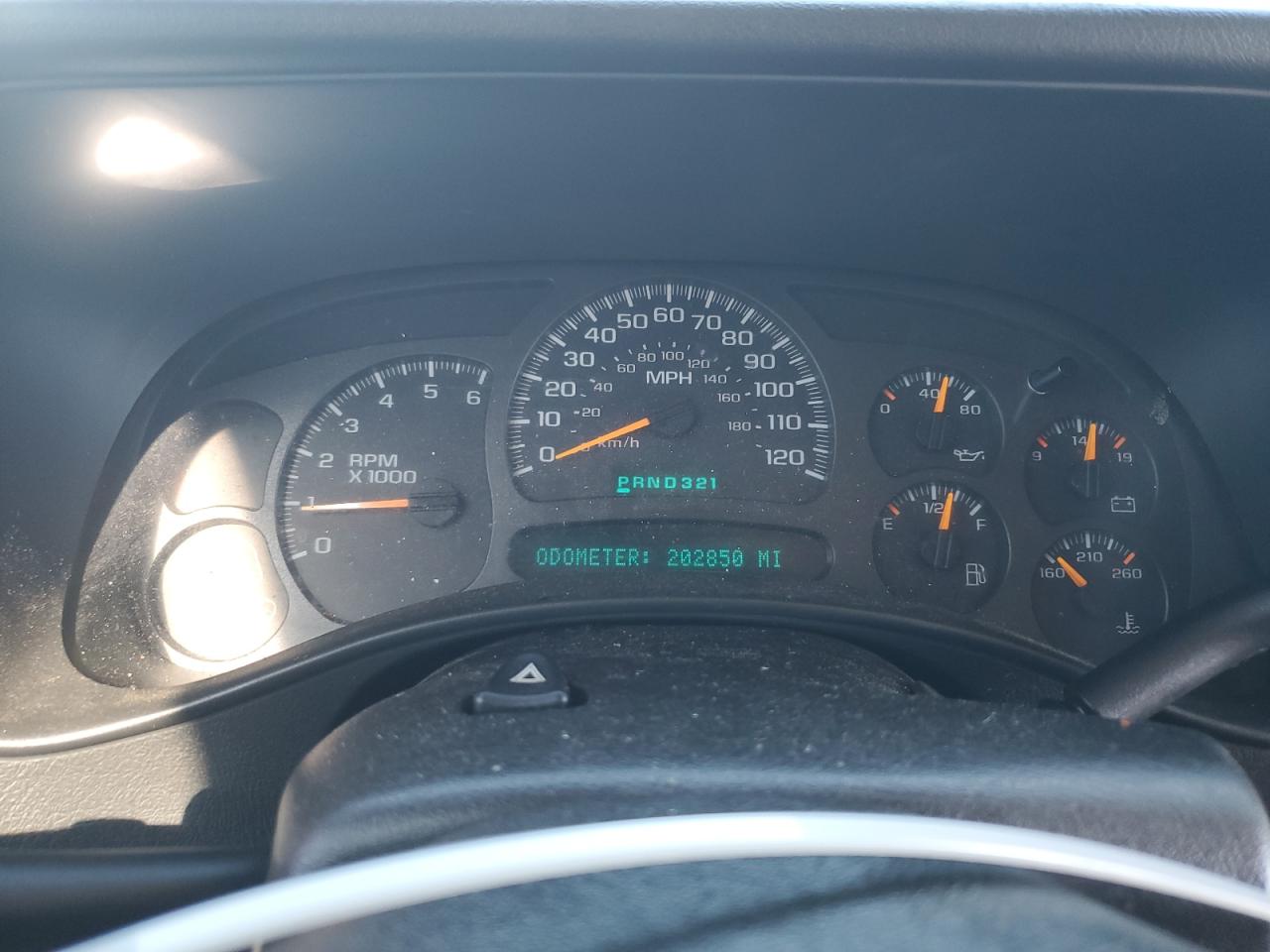 2003 Chevrolet Silverado - Image 9