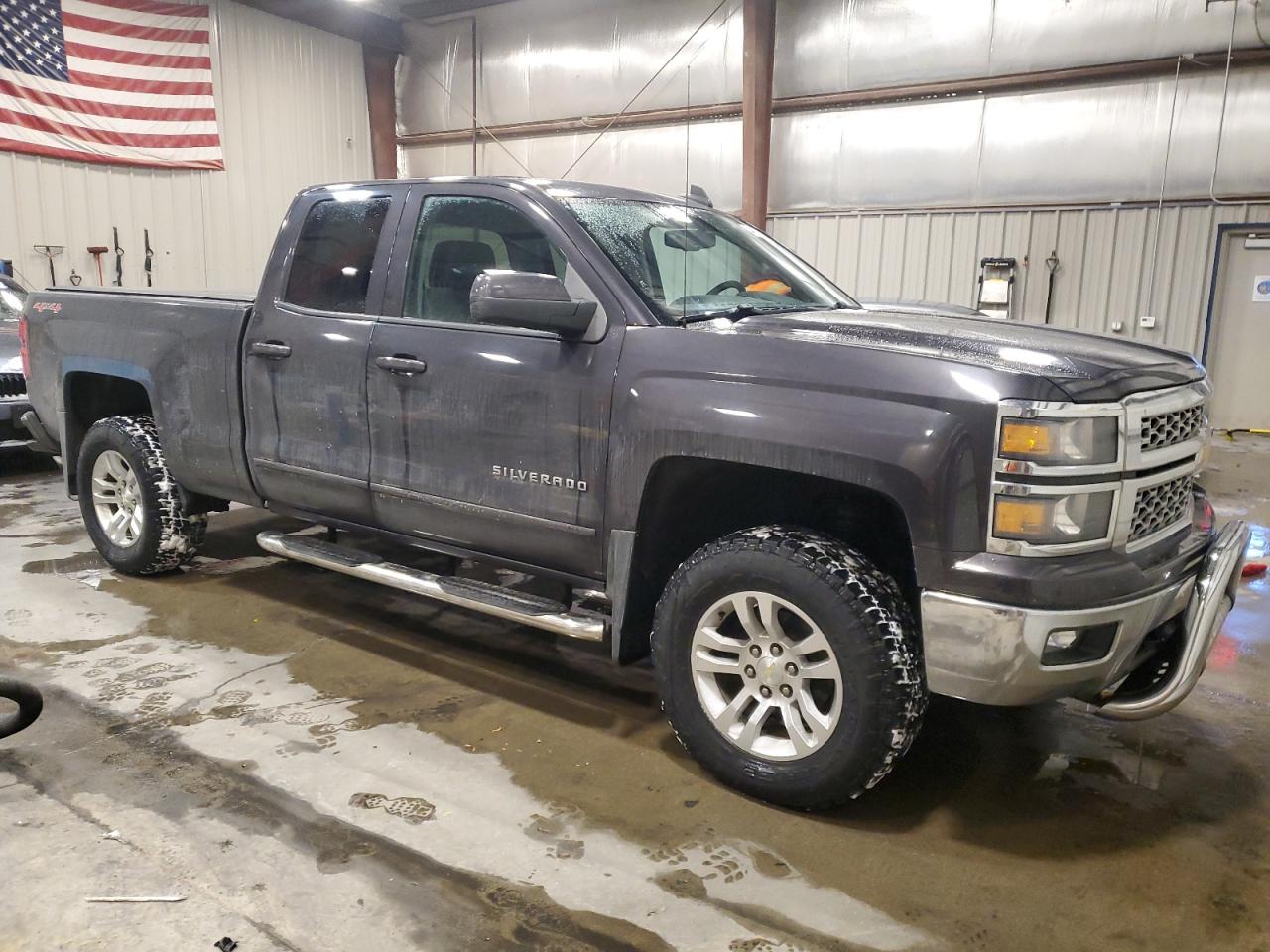 2015 Chevrolet Silverado - Image 4