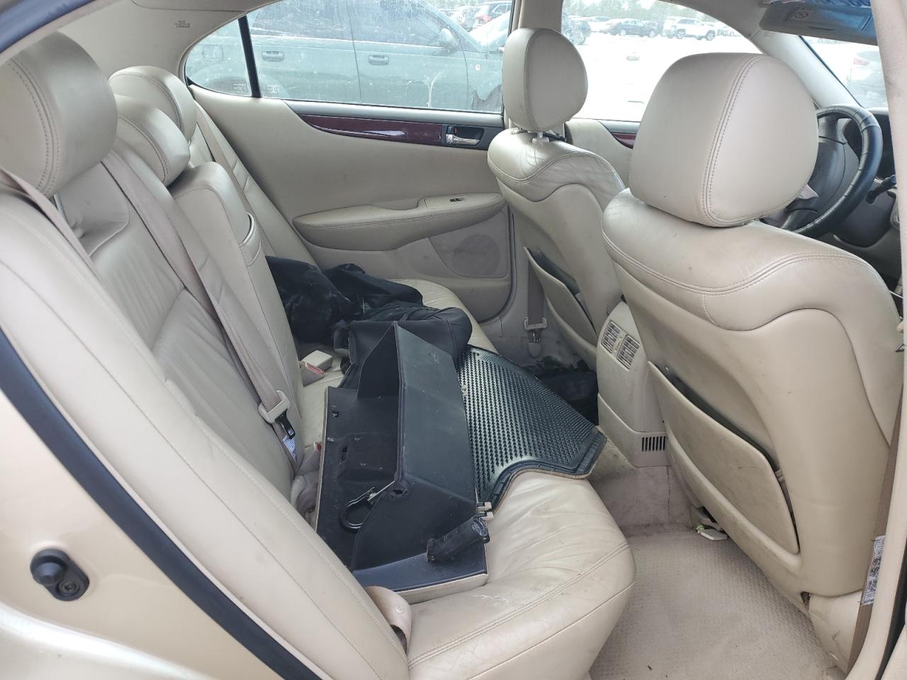 2002 Lexus ES - Image 10