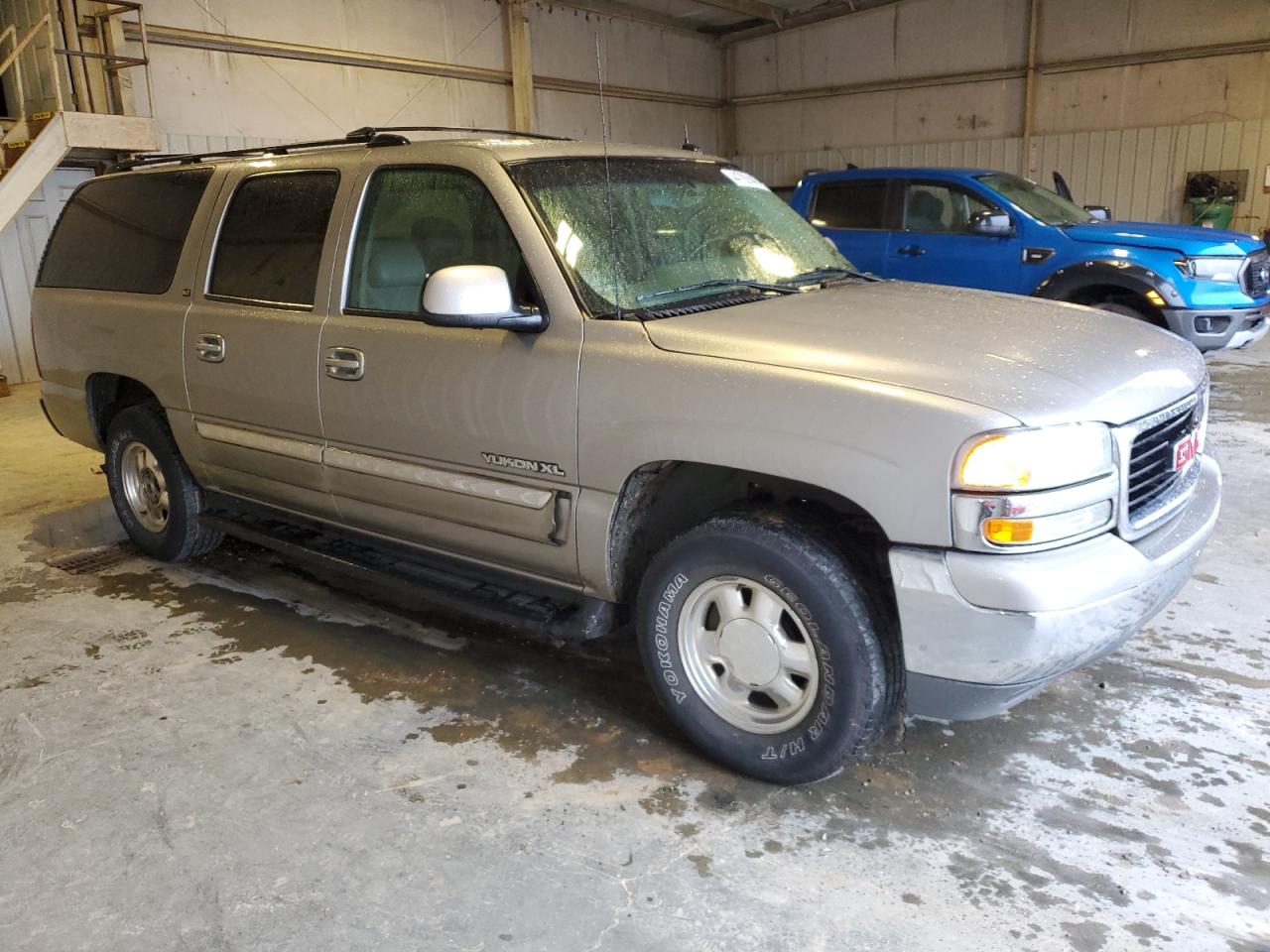 2003 GMC Yukon - Image 4