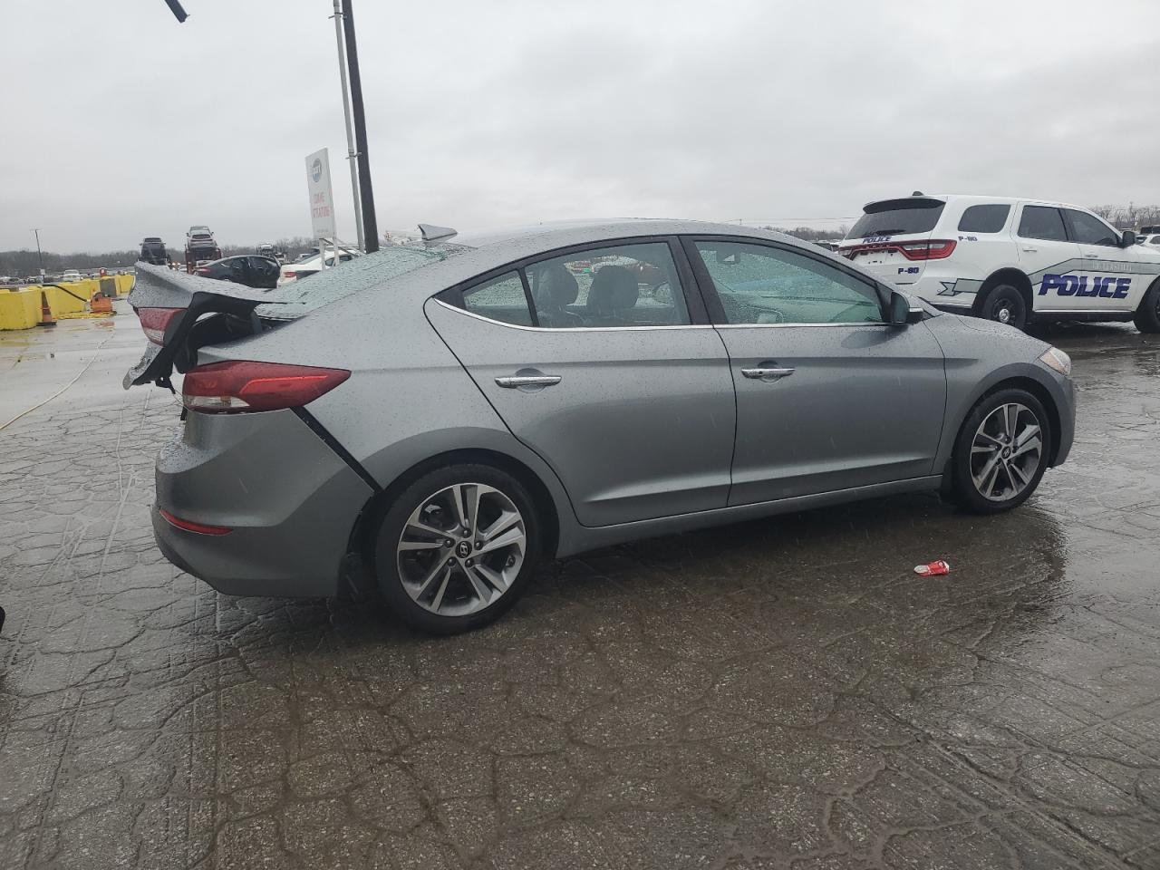 2017 Hyundai Elantra - Image 3