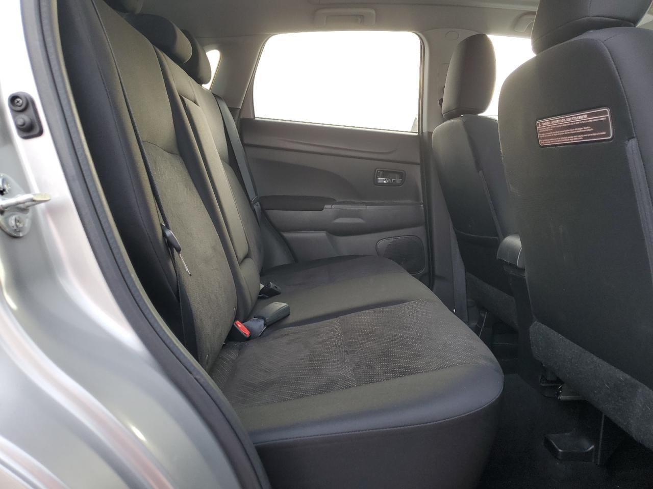 2014 Mitsubishi Outlander - Image 11