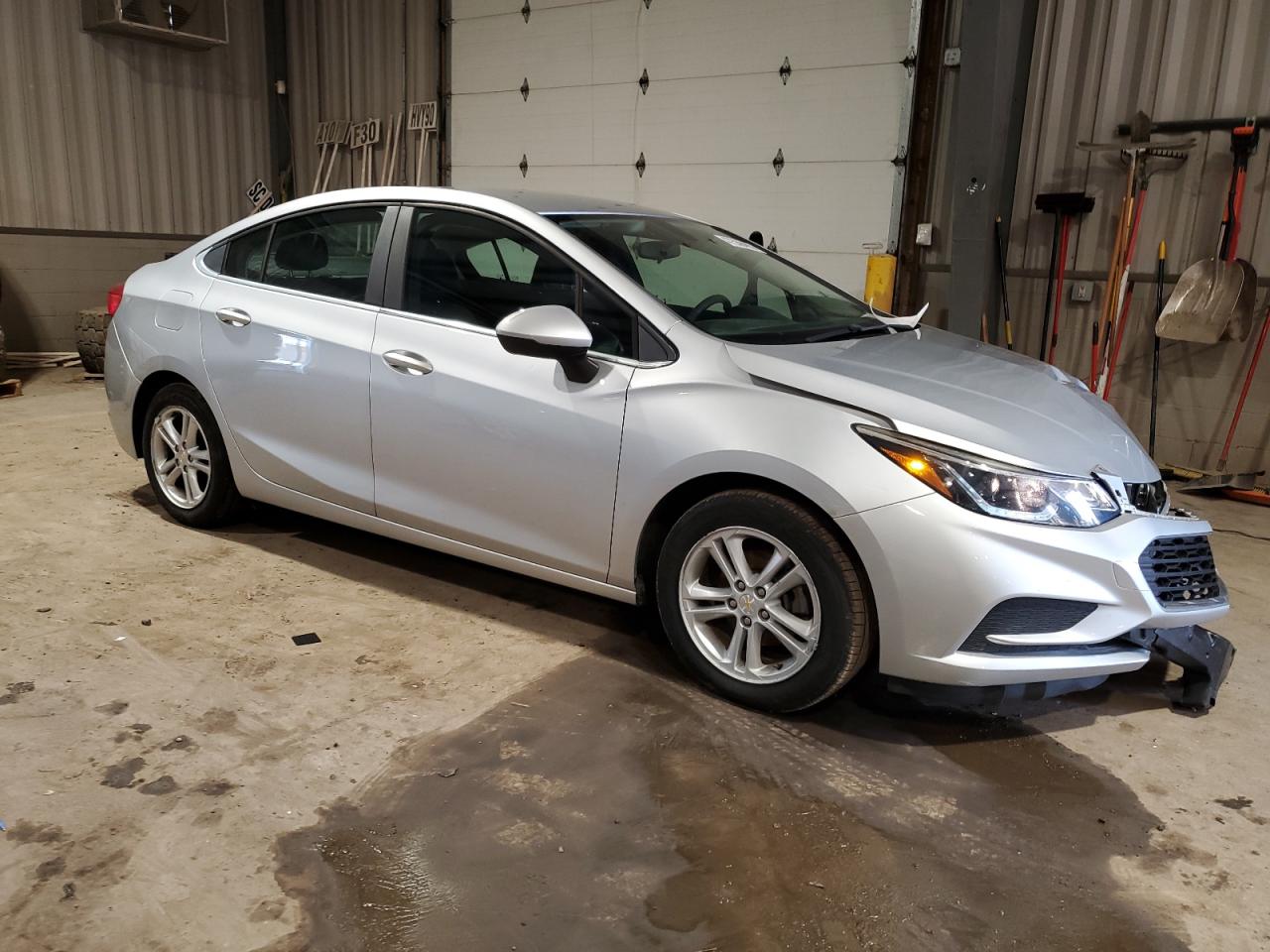 2018 Chevrolet Cruze - Image 4