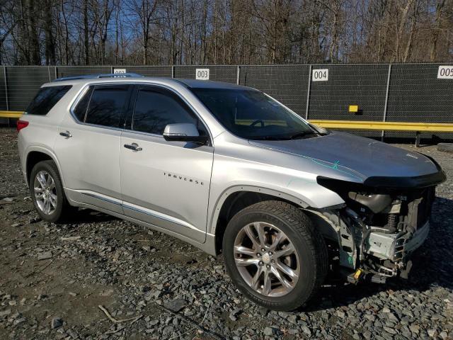  CHEVROLET TRAVERSE 2018 Srebrny