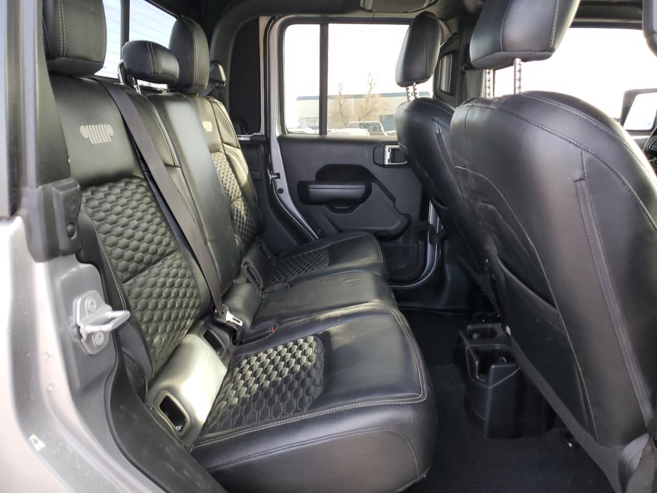 2021 Jeep Gladiator - Image 11