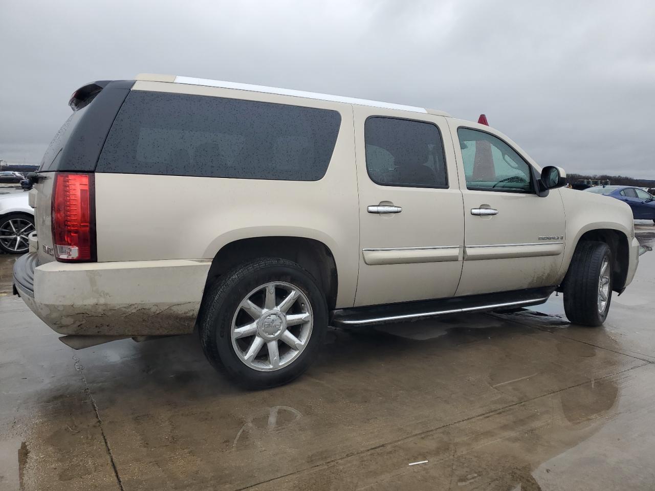 2007 GMC Yukon - Image 3