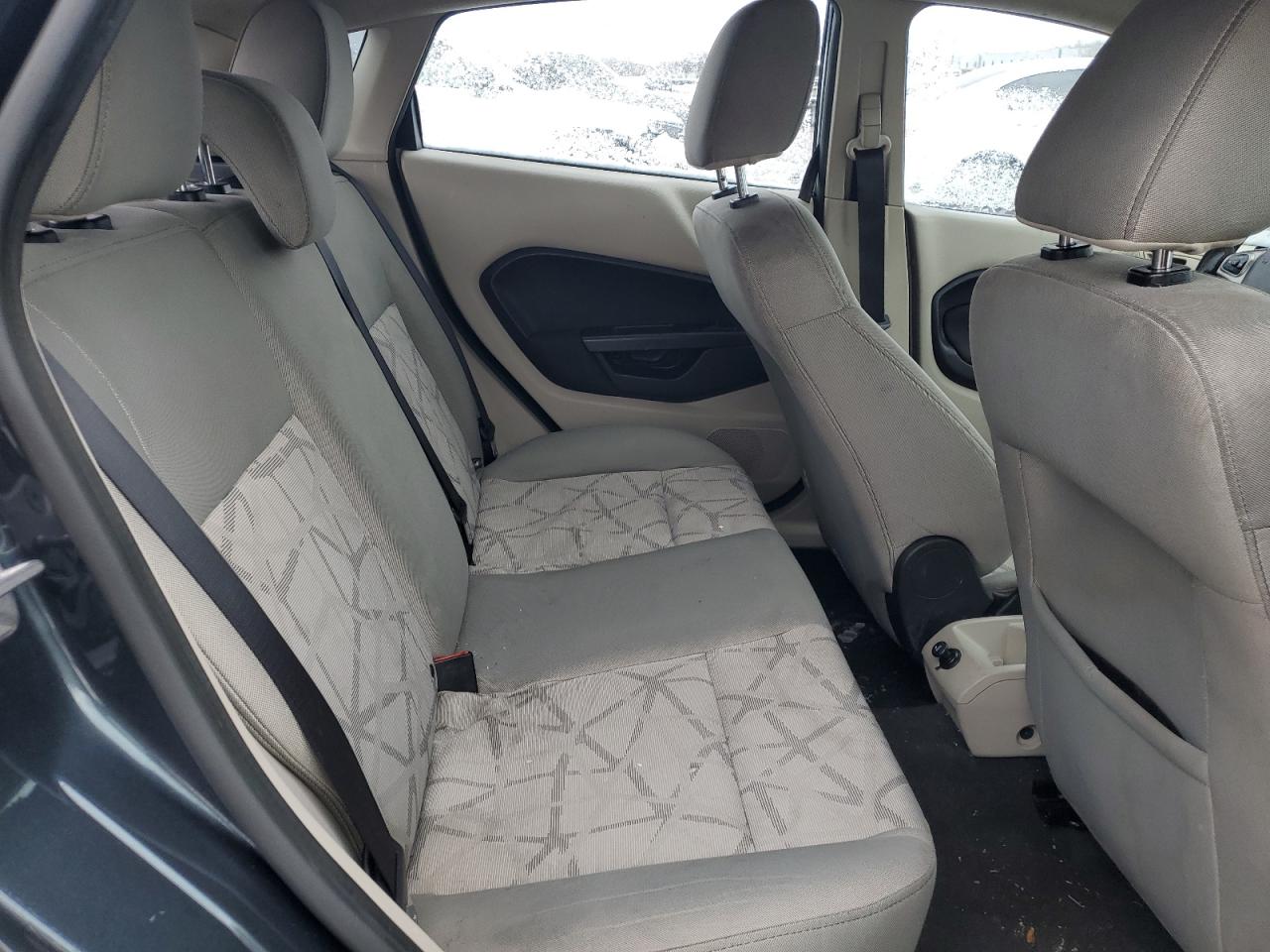 2011 Ford Fiesta - Image 10