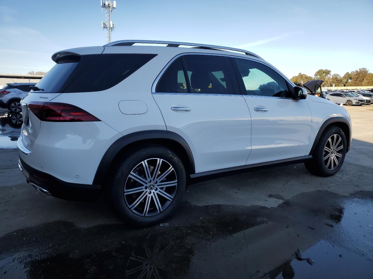 2024 Mercedes-Benz GLE - Image 3