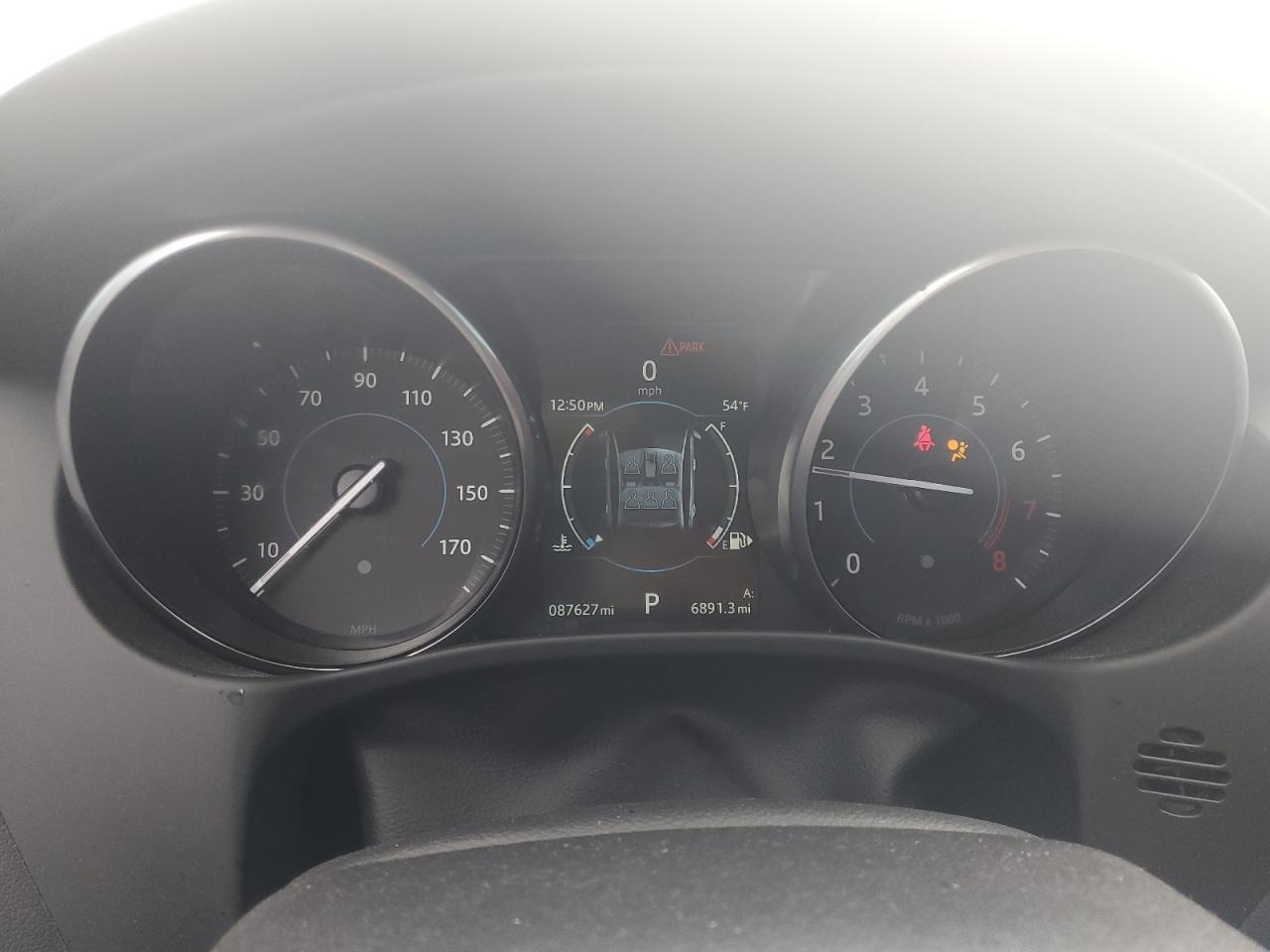 2017 Jaguar XE - Image 9