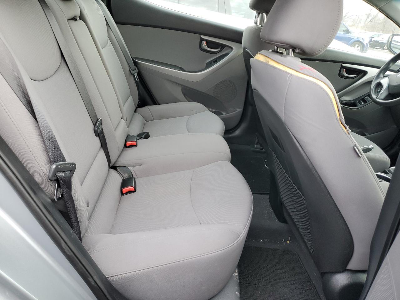 2015 Hyundai Elantra - Image 10