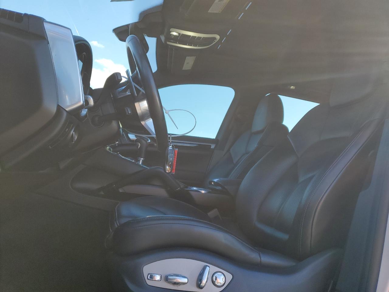 2017 Porsche Cayenne - Image 7