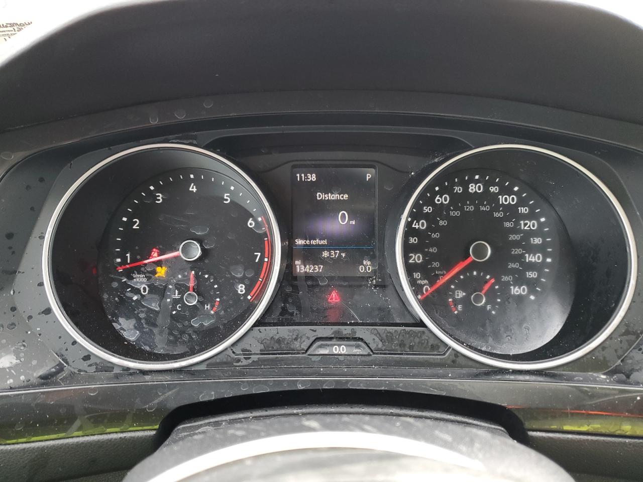 2018 Volkswagen Tiguan - Image 9