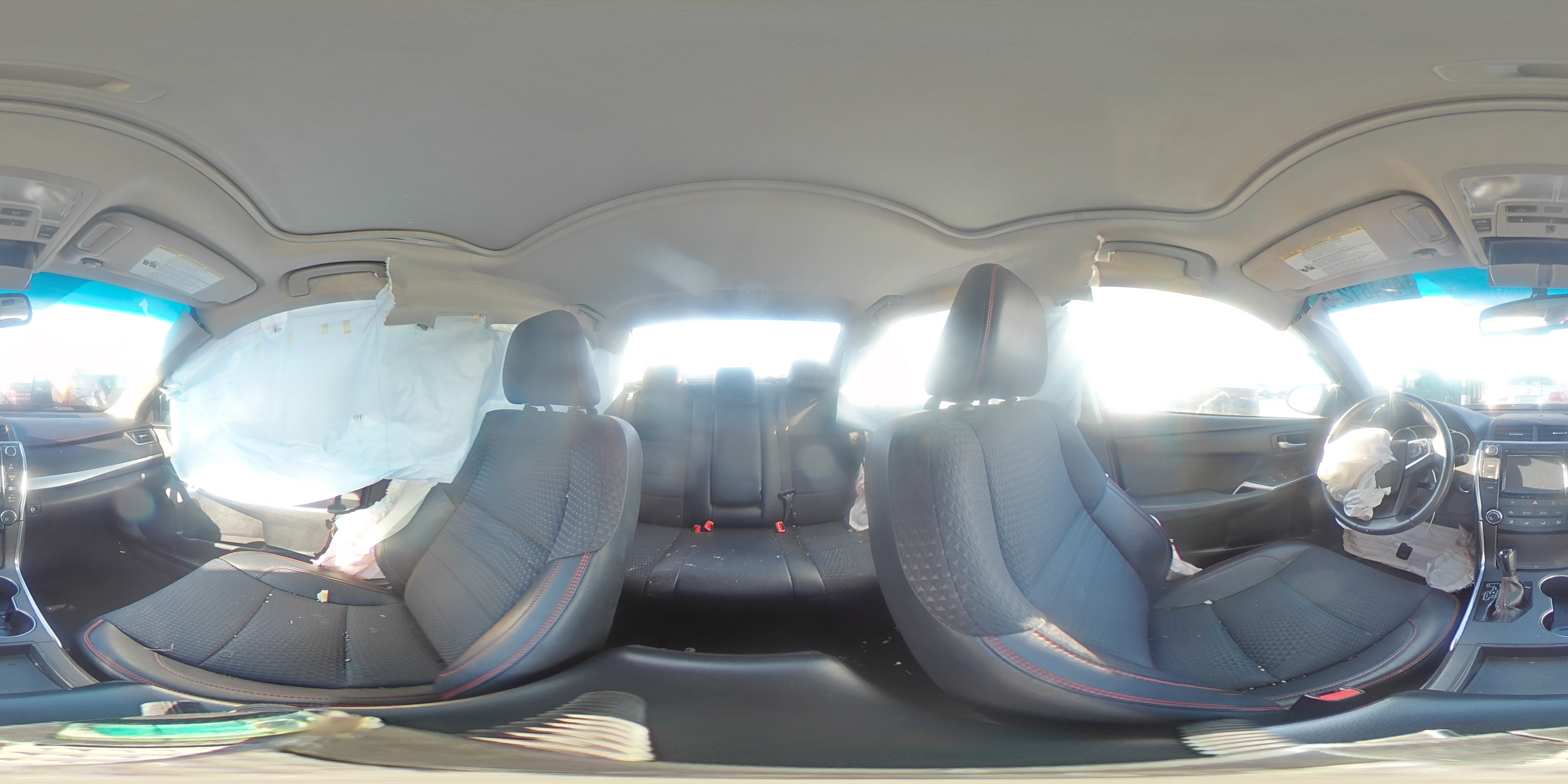 2015 Toyota Camry - Image 12