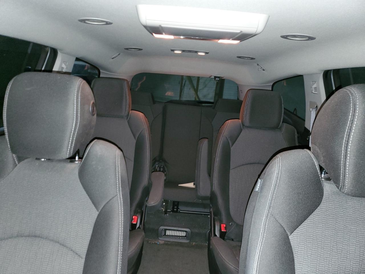 2015 Chevrolet Traverse - Image 10