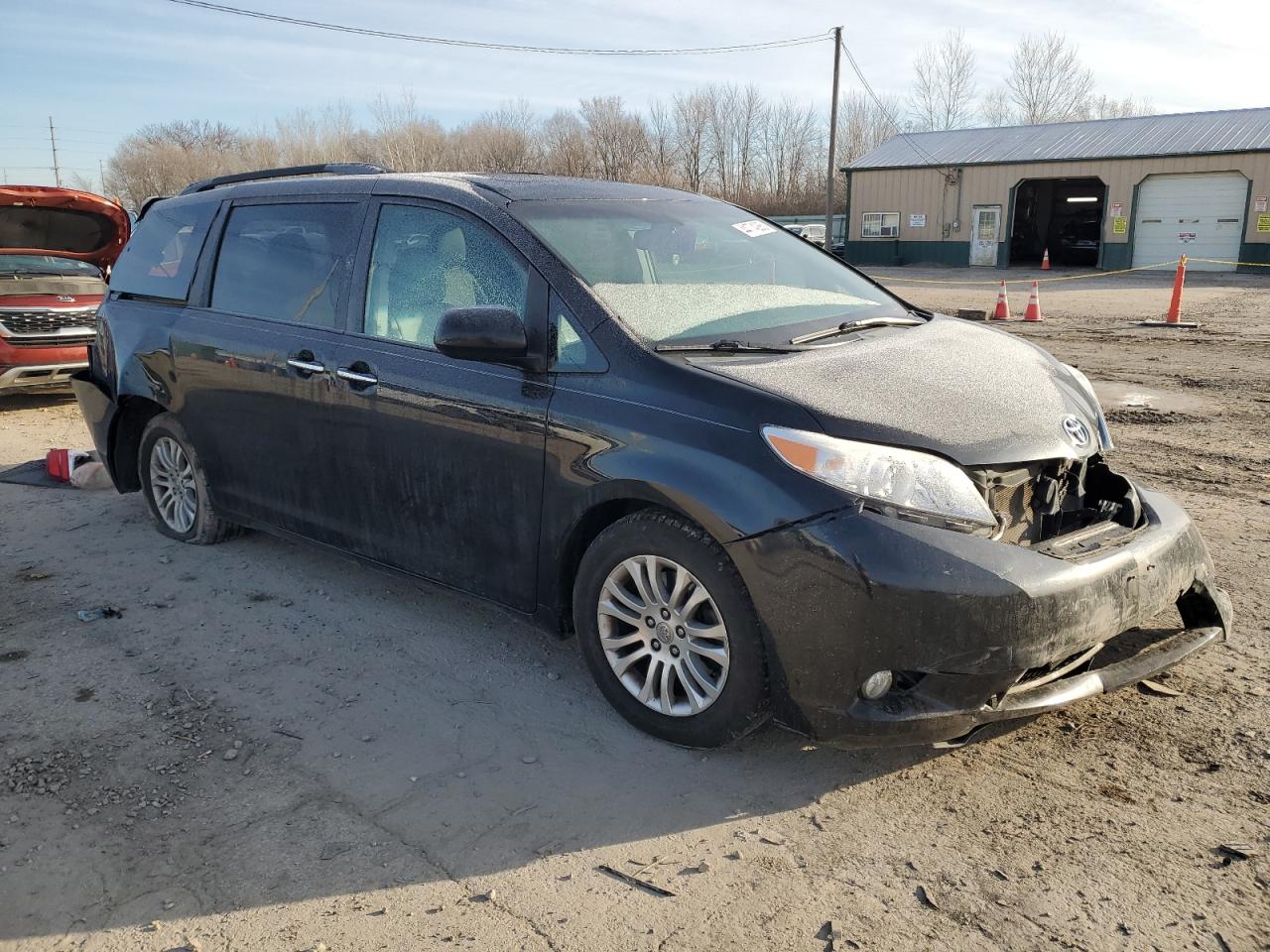 2015 Toyota Sienna - Image 4