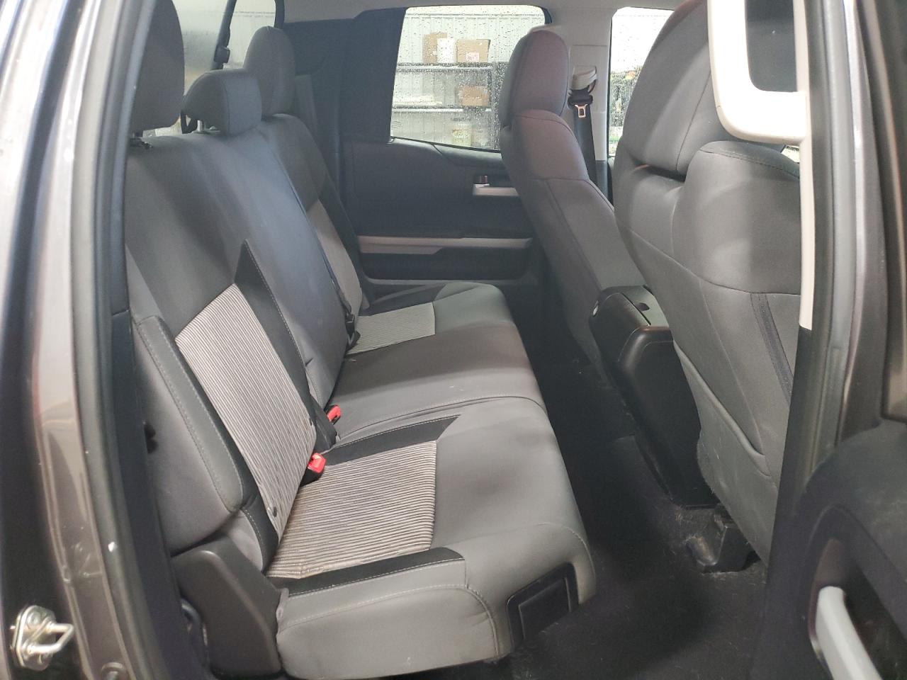 2014 Toyota Tundra - Image 10