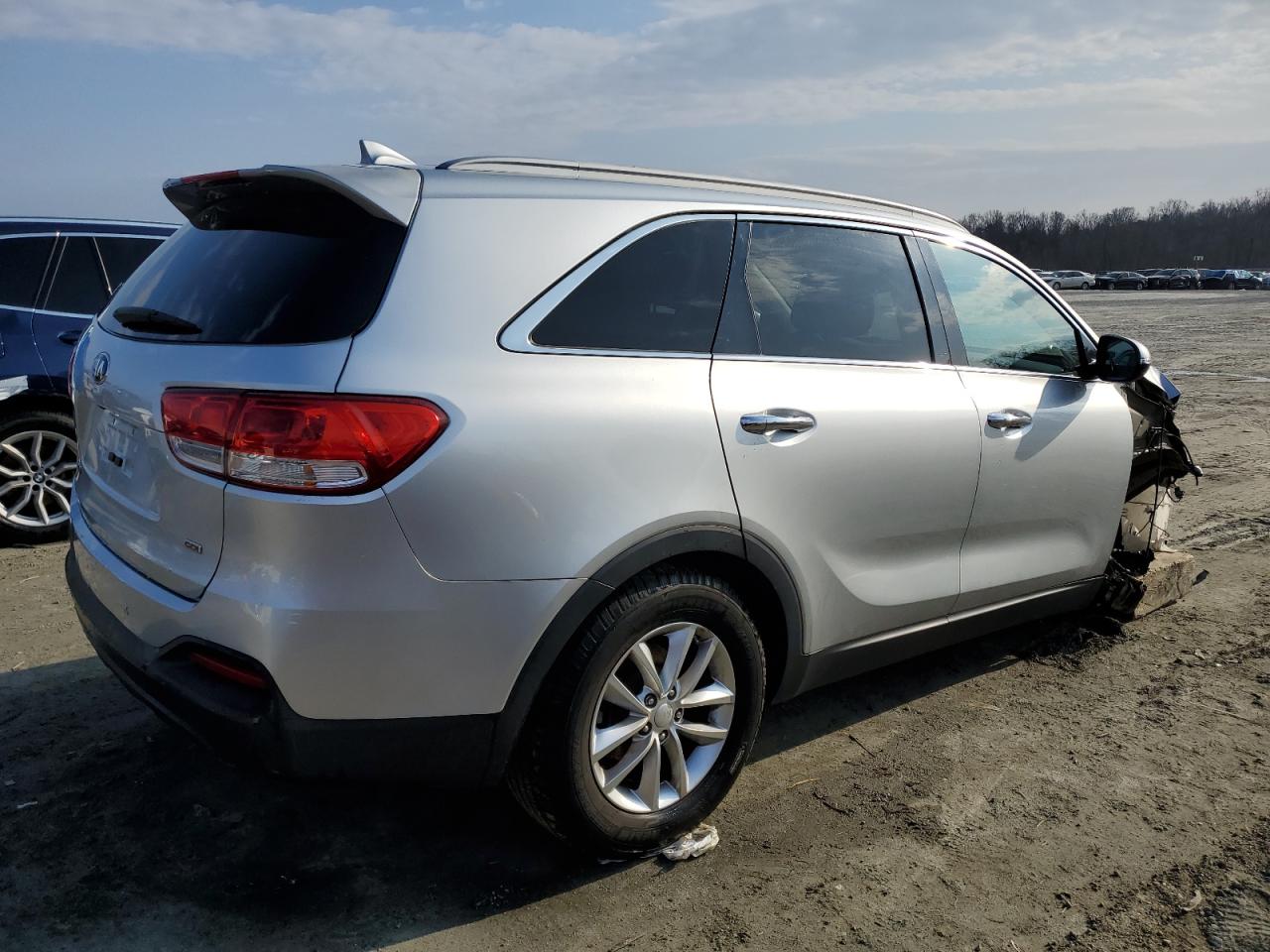 2016 Kia Sorento - Image 3