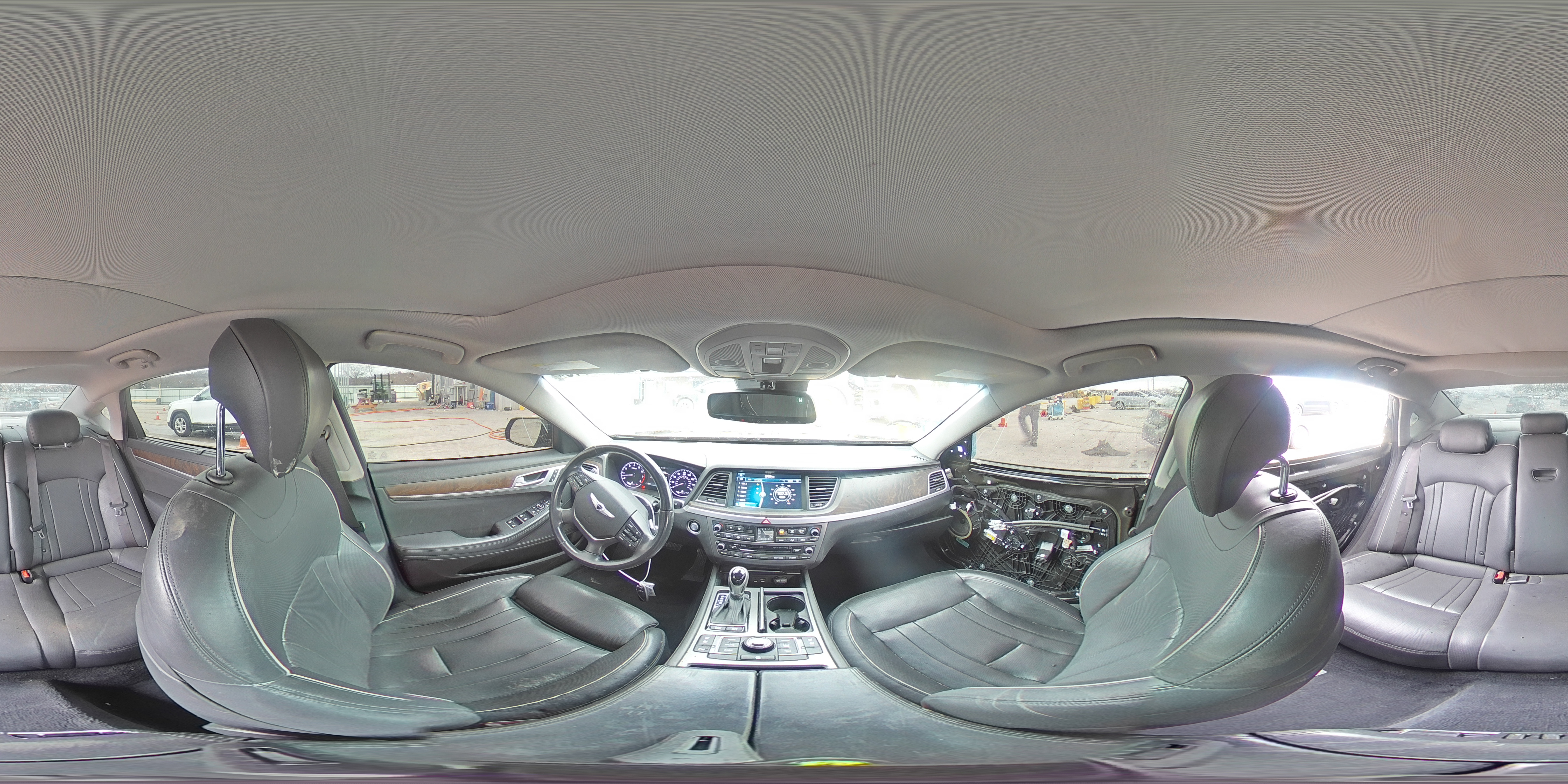 2015 Hyundai Genesis - Image 15