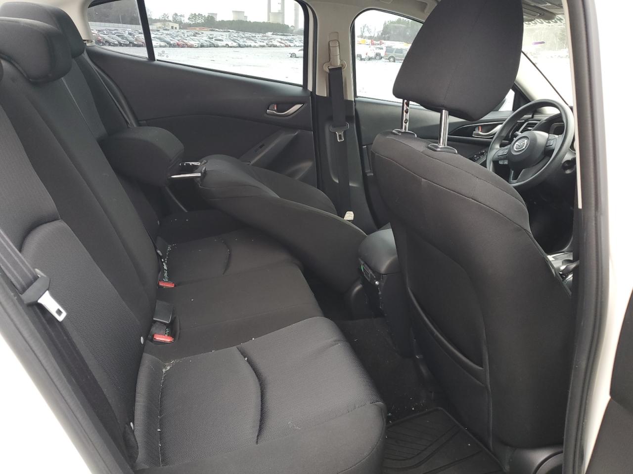 2015 Mazda 3 - Image 10
