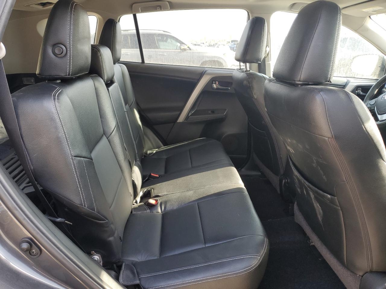 2017 Toyota RAV 4 - Image 11
